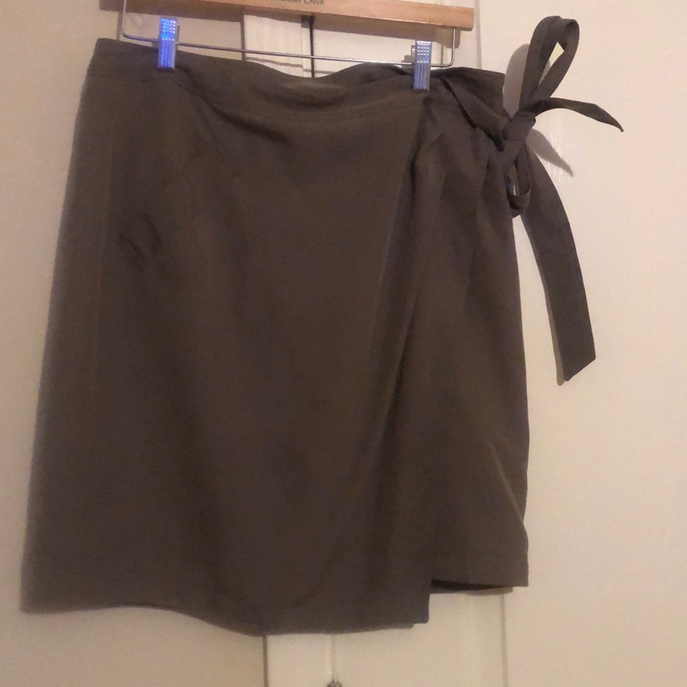 Banana republic wrap skirt size 12